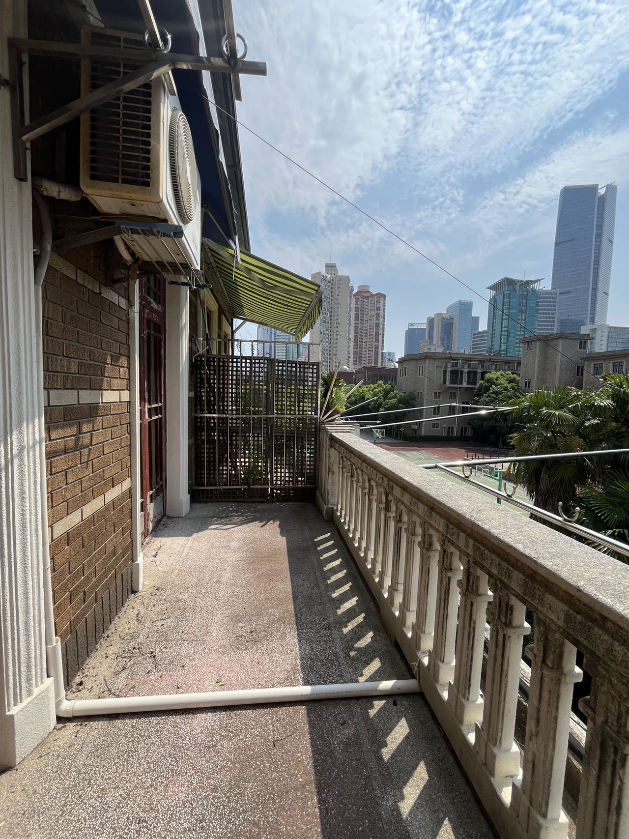 愚园路试用期管洋房带朝南大阳台