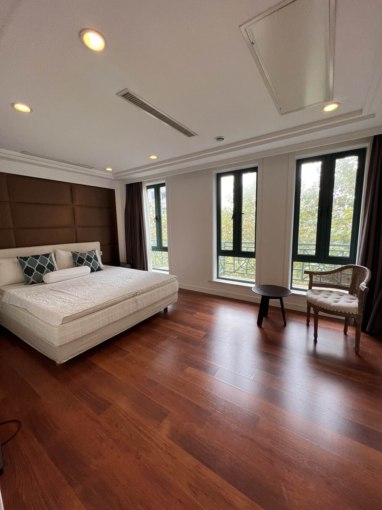 安福路小高层次新房三房