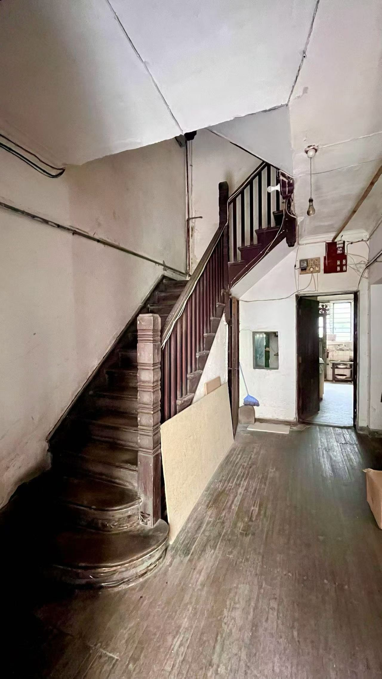 上海市徐汇区建国西路整栋老屋况