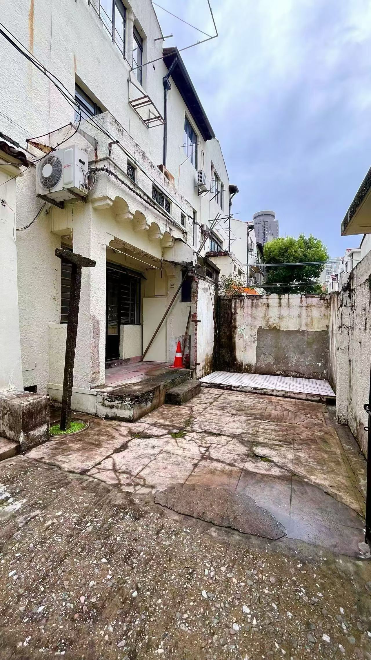 上海市徐汇区建国西路整栋老屋况