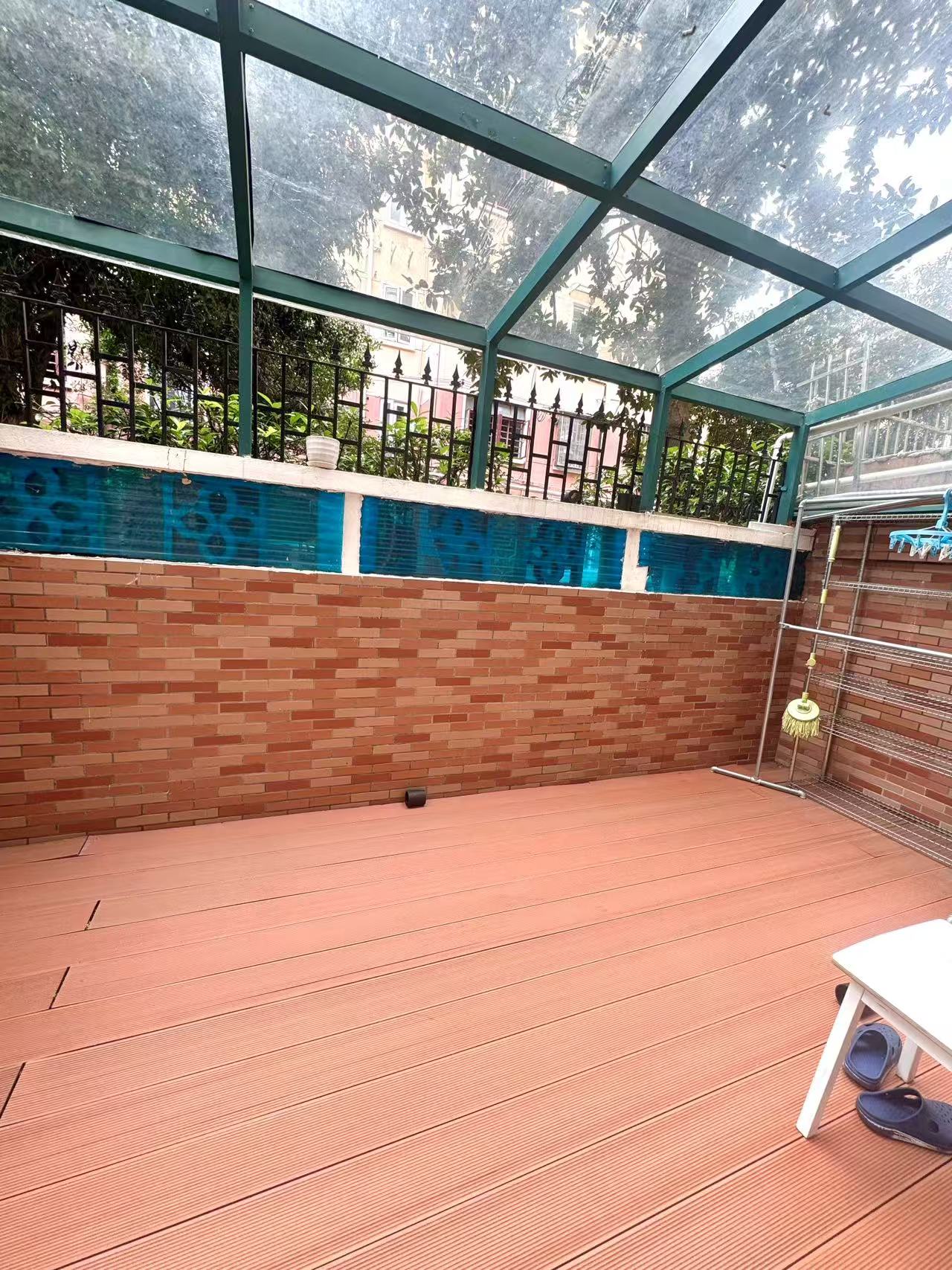 康平路一楼带院子养老房